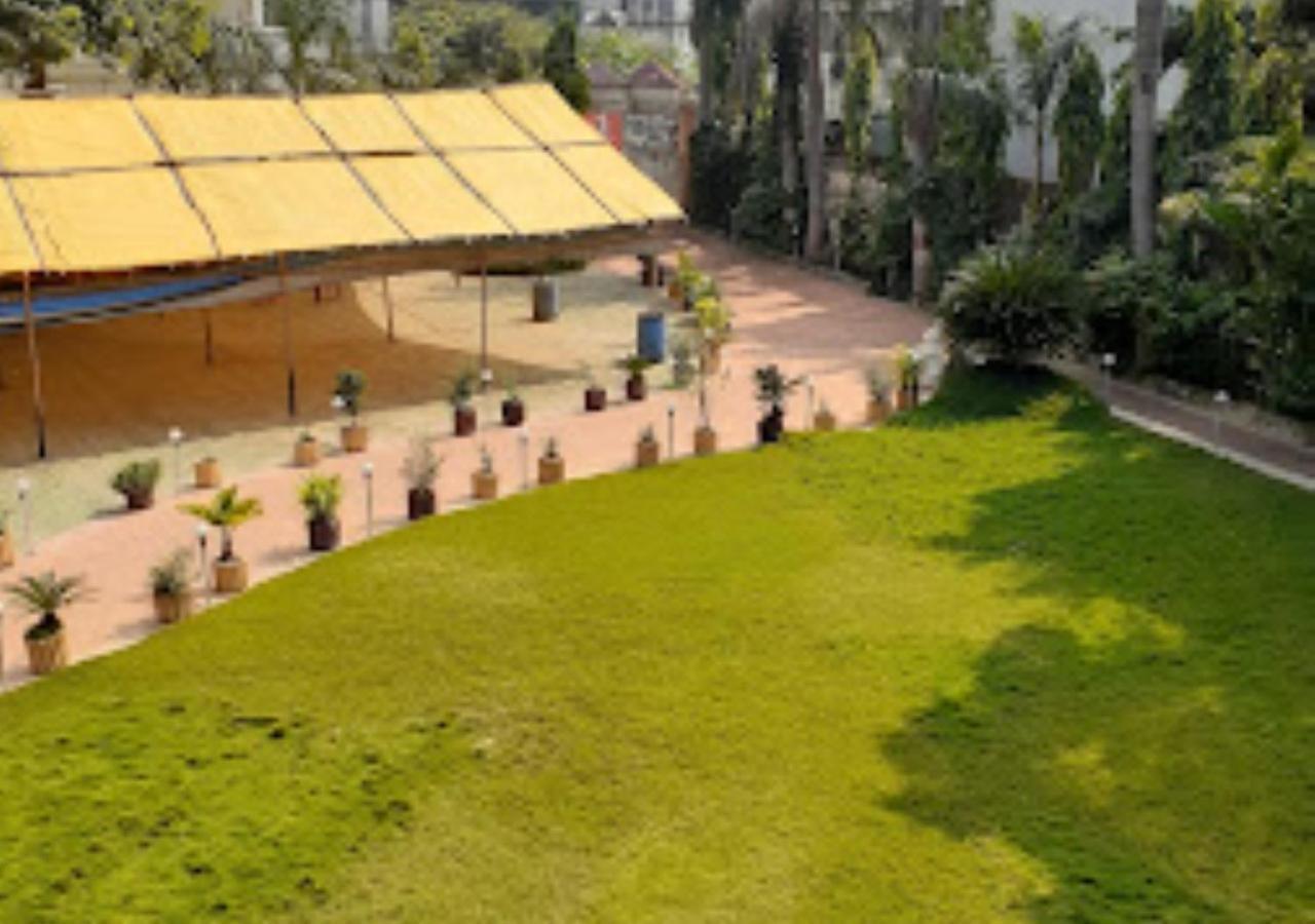 Hotel Blue Paradise Chandrapur Eksteriør bilde