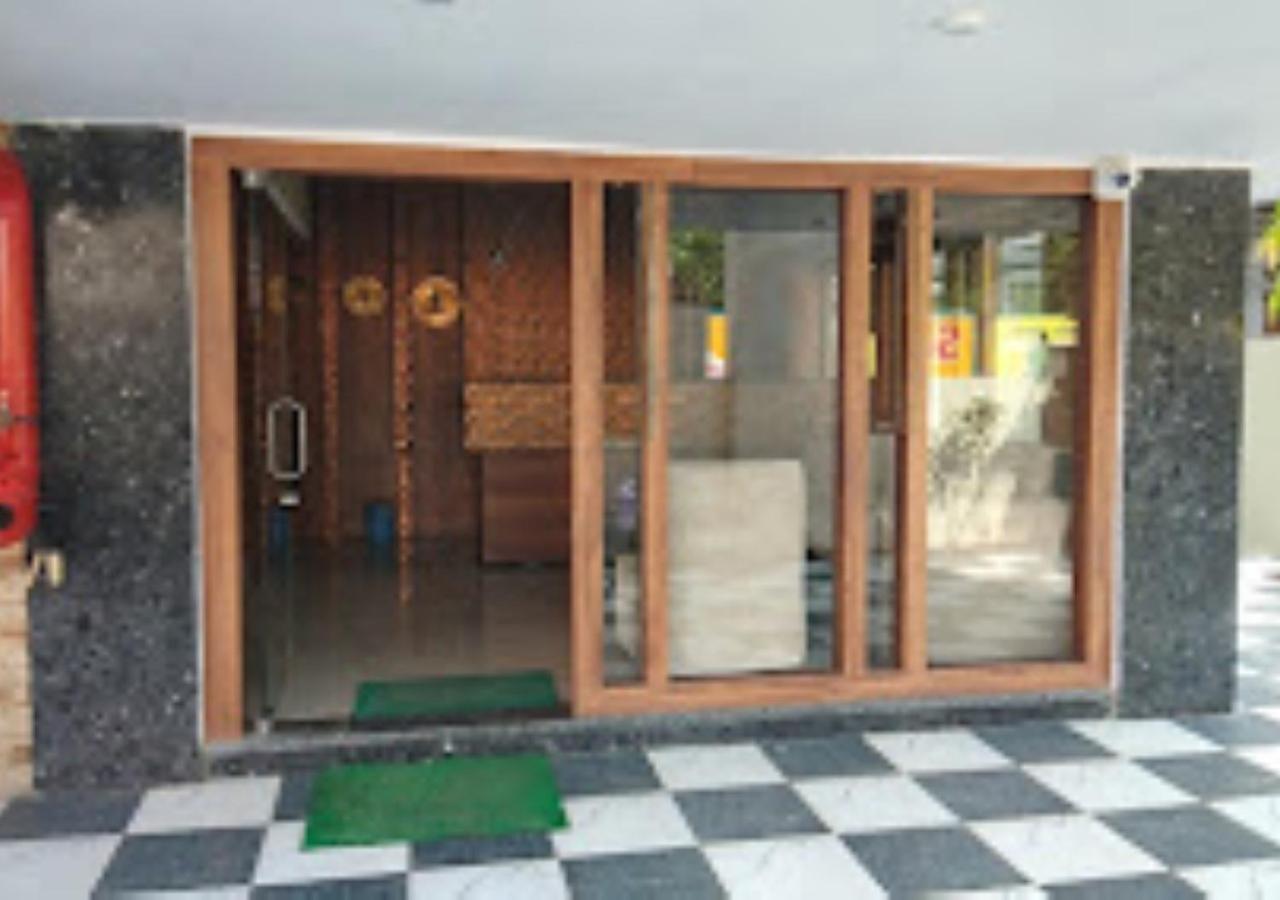 Hotel Blue Paradise Chandrapur Eksteriør bilde