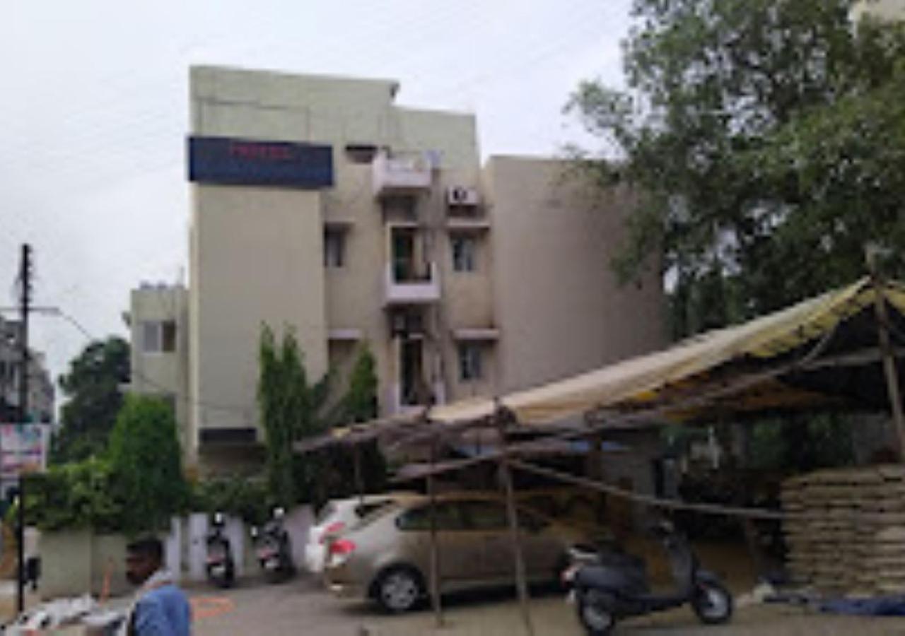 Hotel Blue Paradise Chandrapur Eksteriør bilde